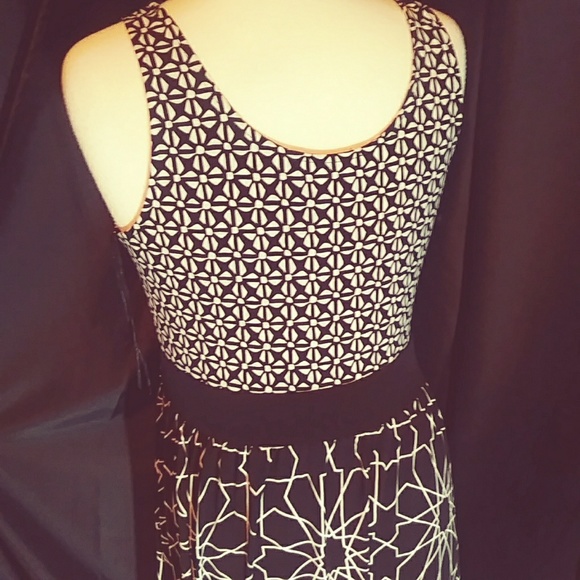 Dress - Picture 3 of 5